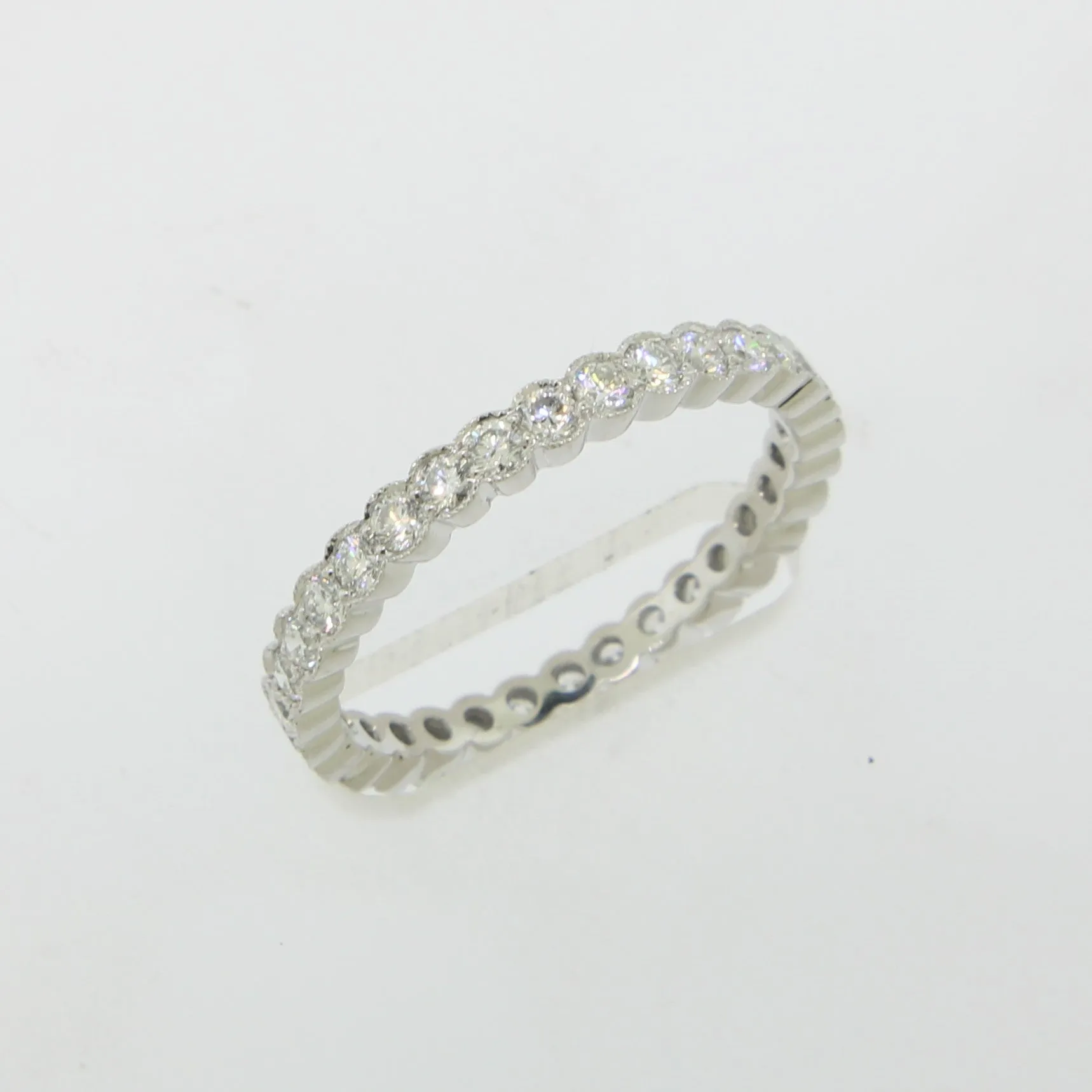 14K White Gold Diamond Eternity Band Size 6.5 with 32 Diamonds .80TW (Brand New)