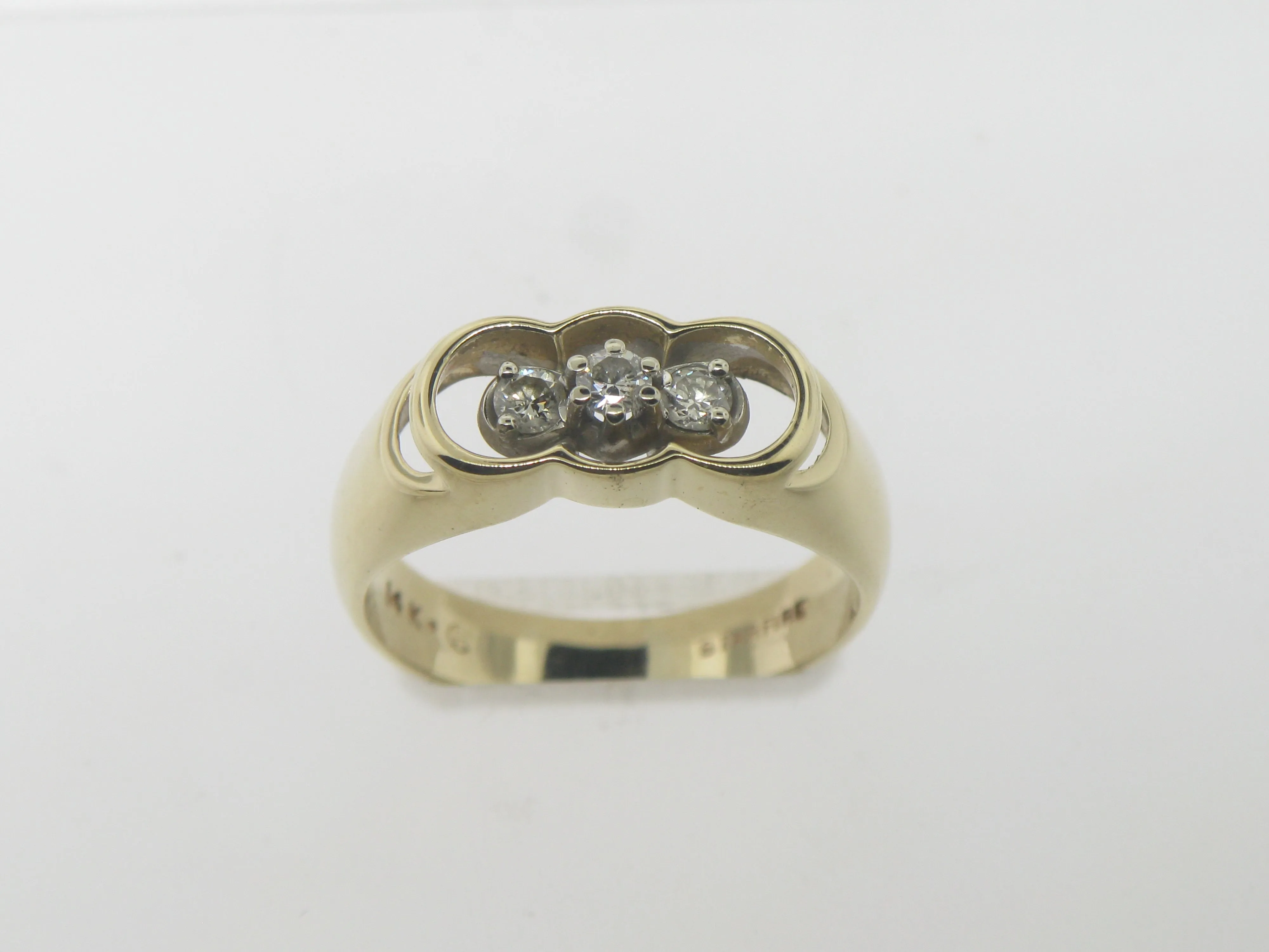 14k Yellow Gold 3 Diamond Ring (3) - .25 TW Size 8.5 Preowned Jewelry