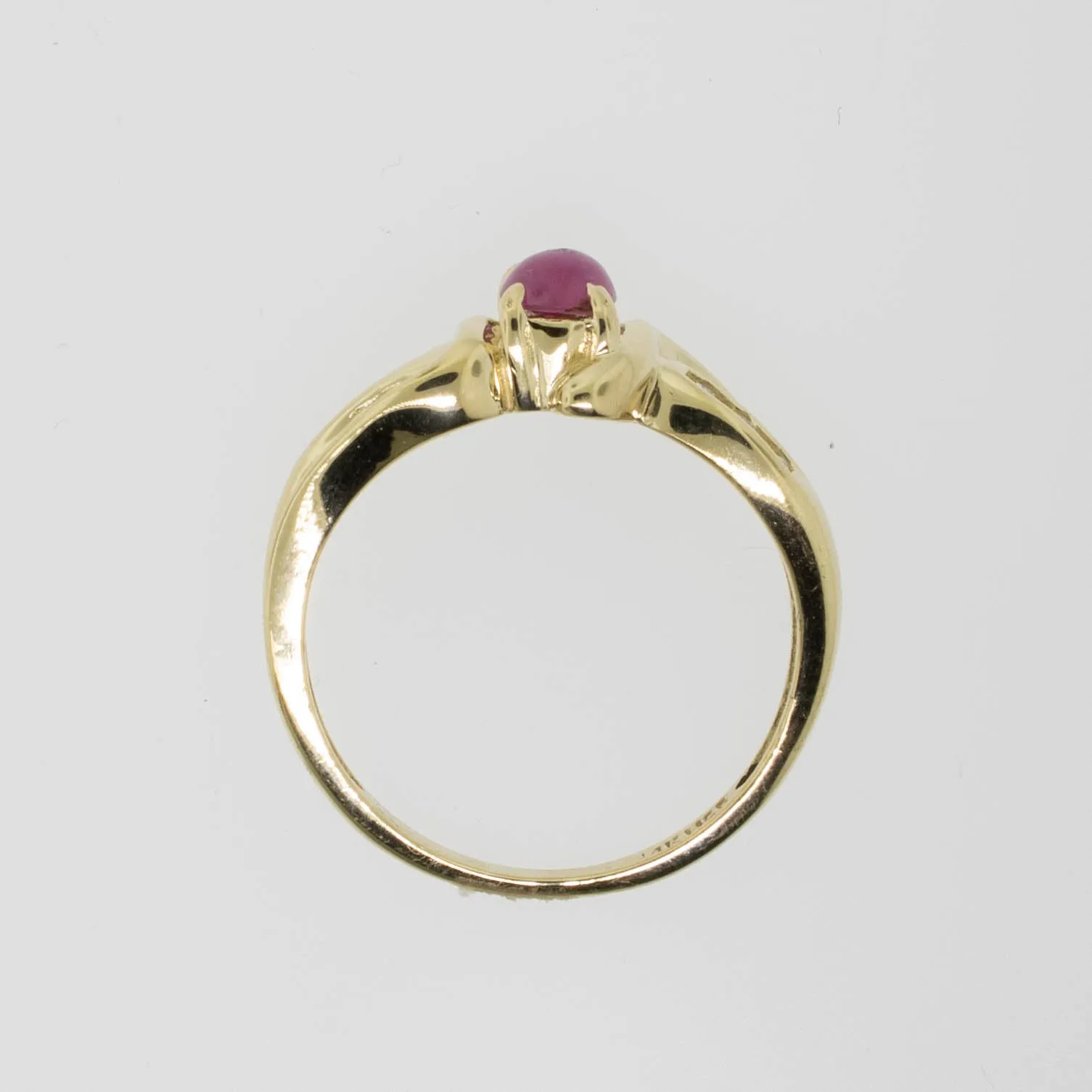 14K Yellow Gold Star Ruby (Chipped) and Diamond Ring Size 6.5 Preowned Jewelry