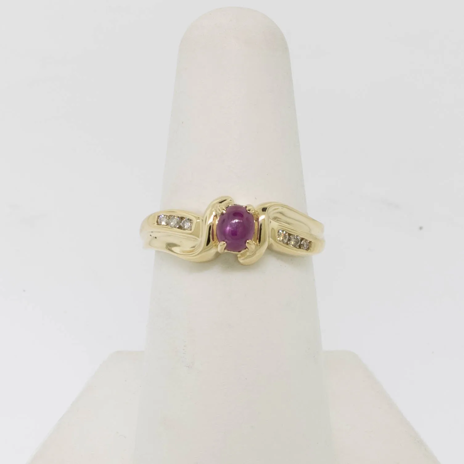 14K Yellow Gold Star Ruby (Chipped) and Diamond Ring Size 6.5 Preowned Jewelry