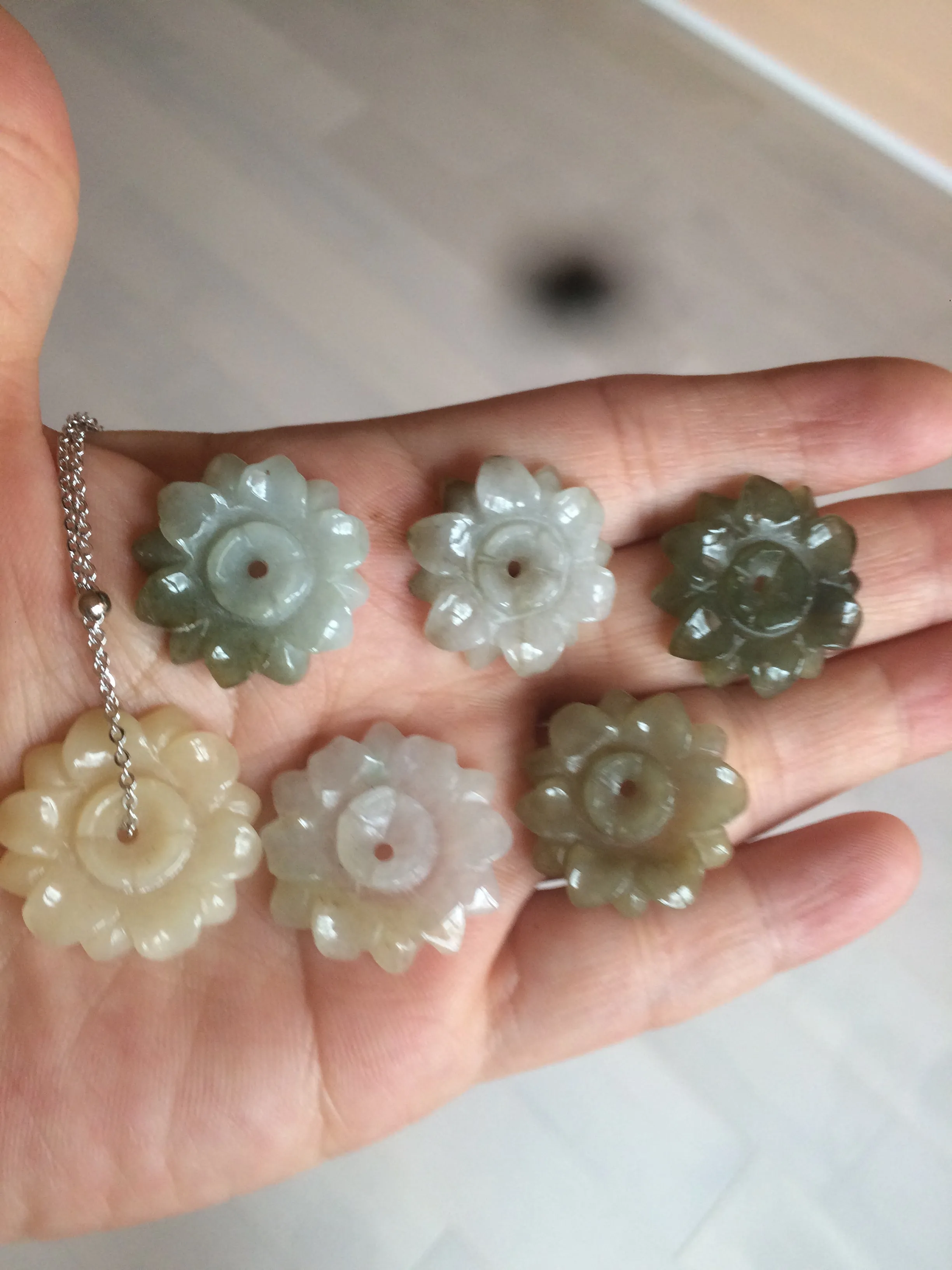 21-22mm Type A 100Natural 3D green/brown/black jadeite Jade flower Pendant necklace AQ55 (add-on item)