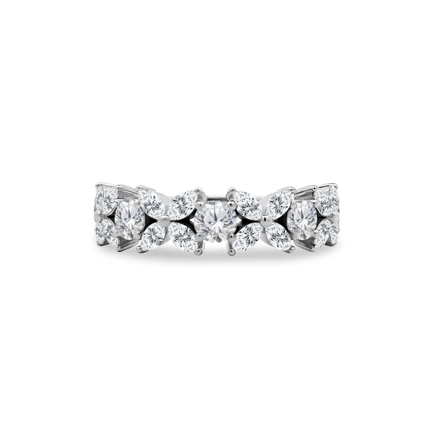 Alternating Round & Flower Diamond Band