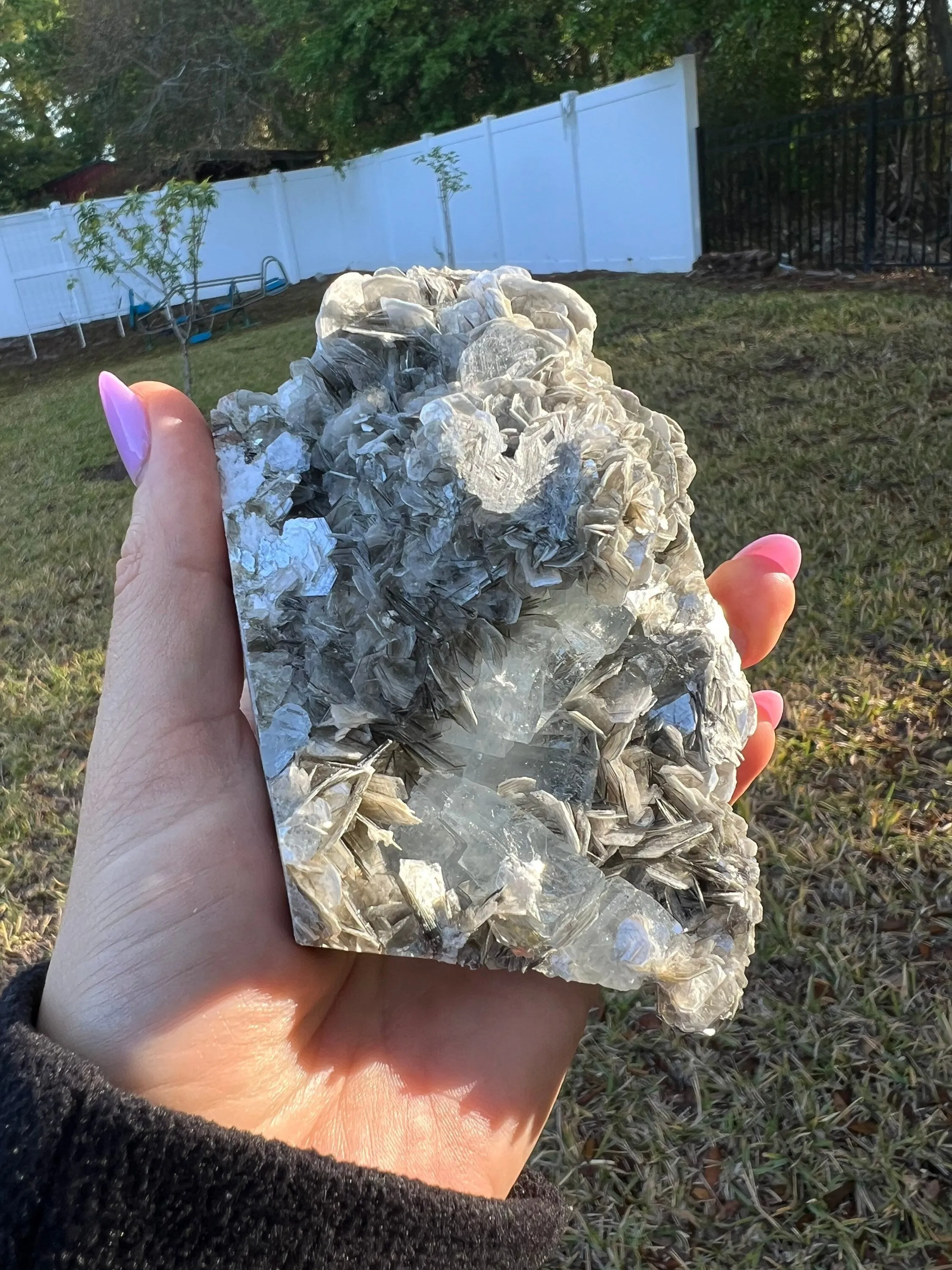 Aquamarine on muscovite 396grams