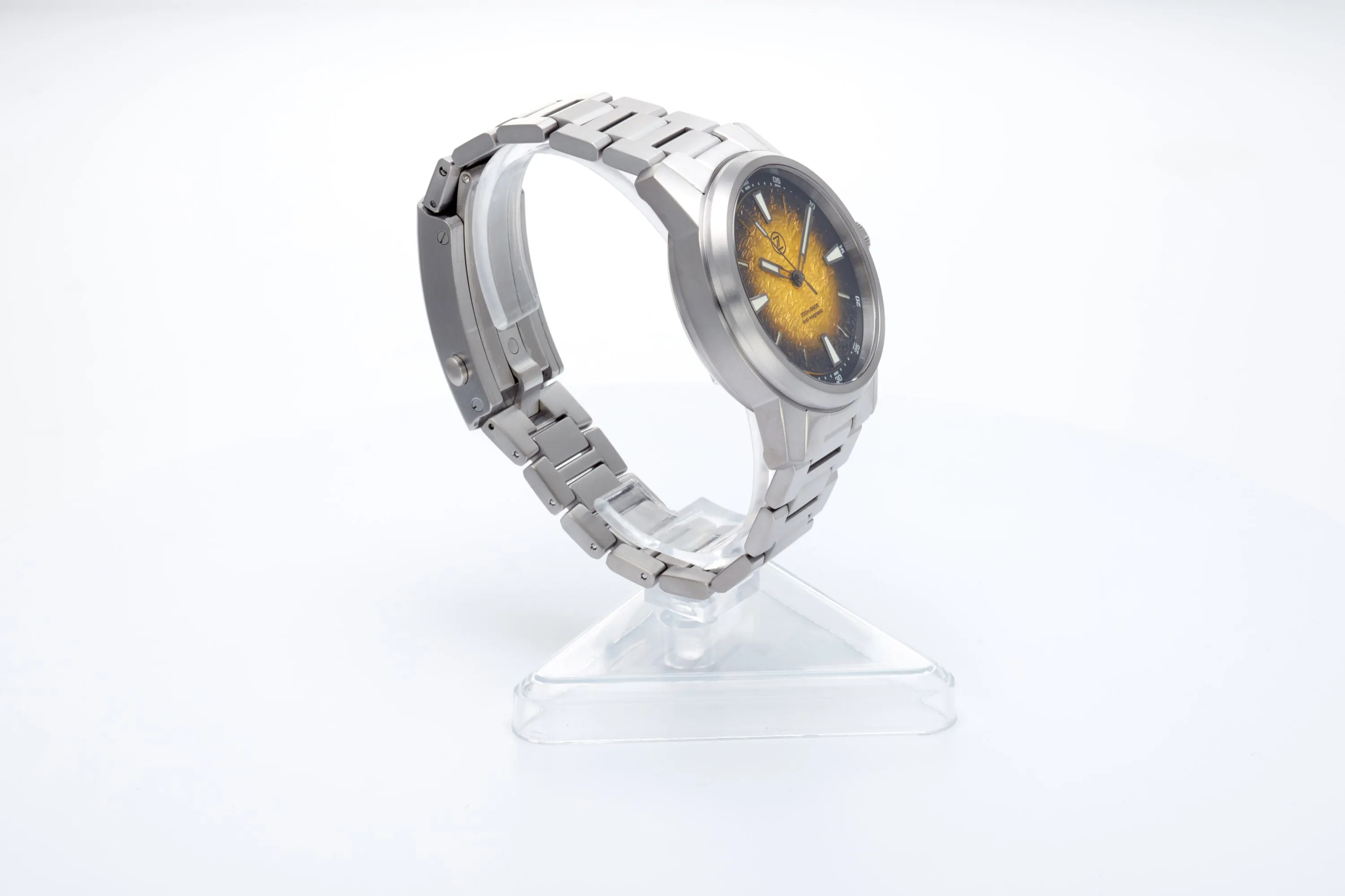 Aurora Field 42mm Ti 'Hammered Yellow'