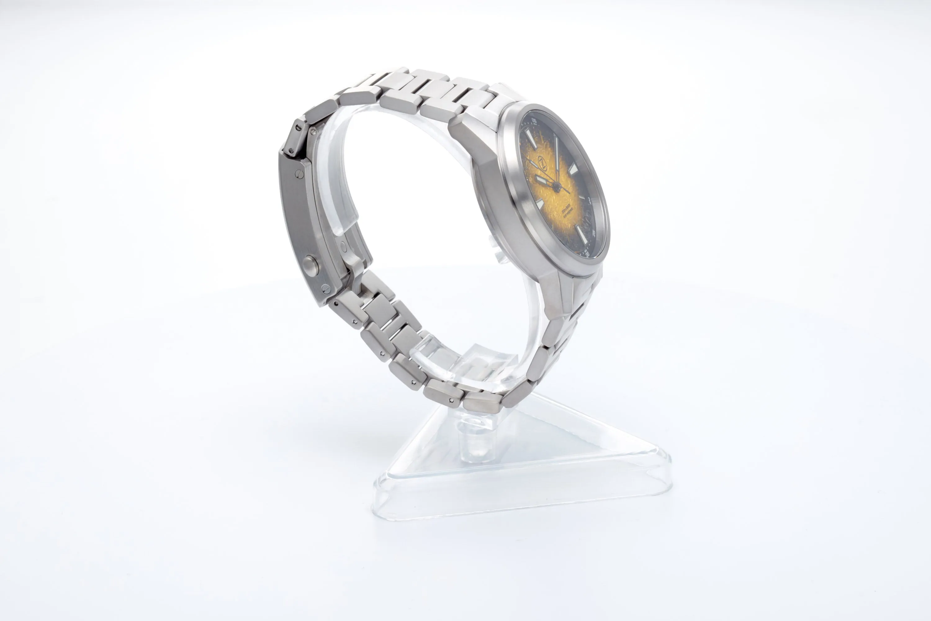 Aurora Field 42mm Ti 'Hammered Yellow'