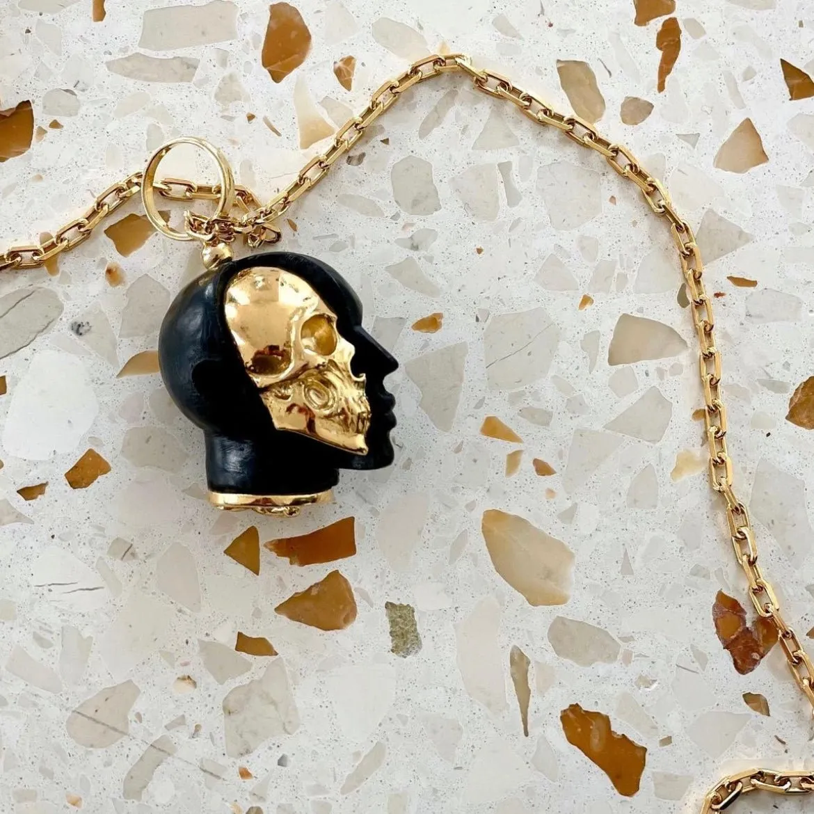 Oracle Skull pendant - black