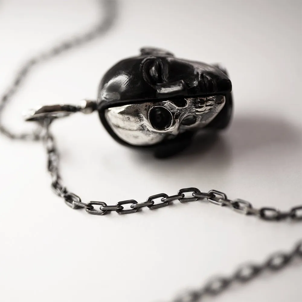 Oracle Skull pendant - black