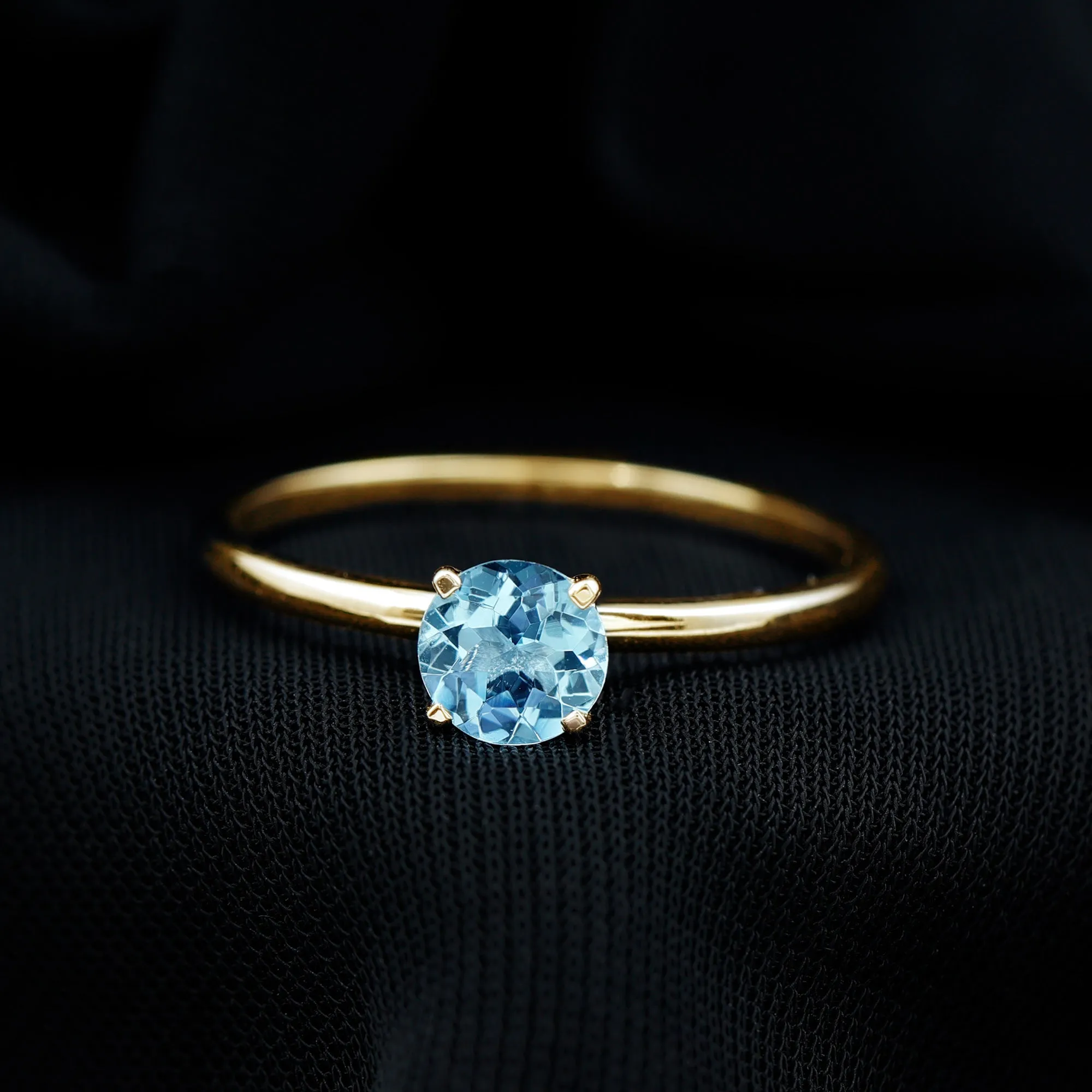 Round Shape Aquamarine Solitaire Ring in Peg Head Setting