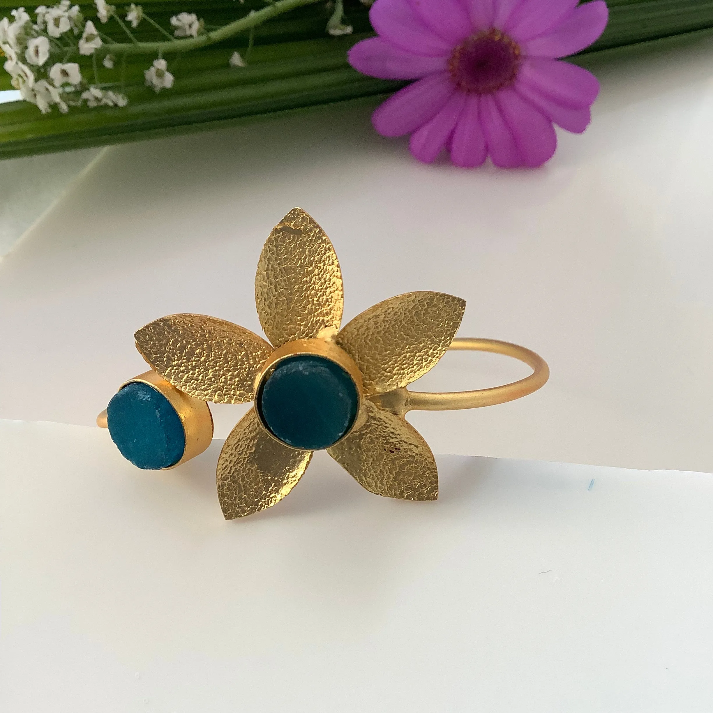 Salvanity Brass Gold Flower bracelet - Aqua Blue