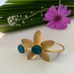 Salvanity Brass Gold Flower bracelet - Aqua Blue