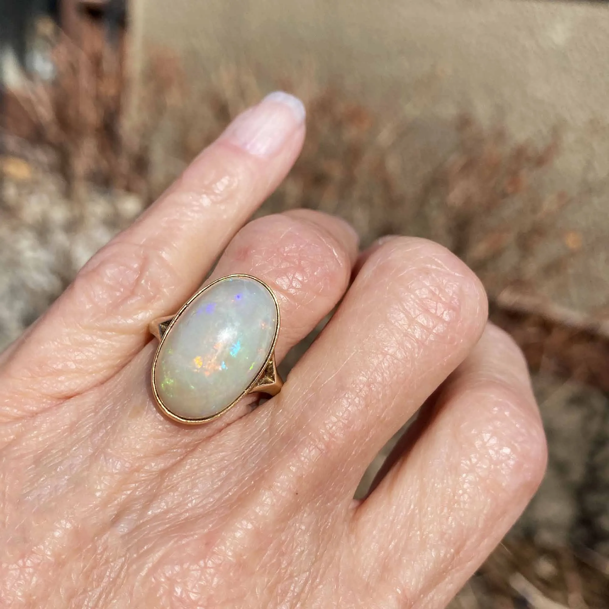 Vintage 14K Gold 12.5 CTW Opal Cabochon Ring